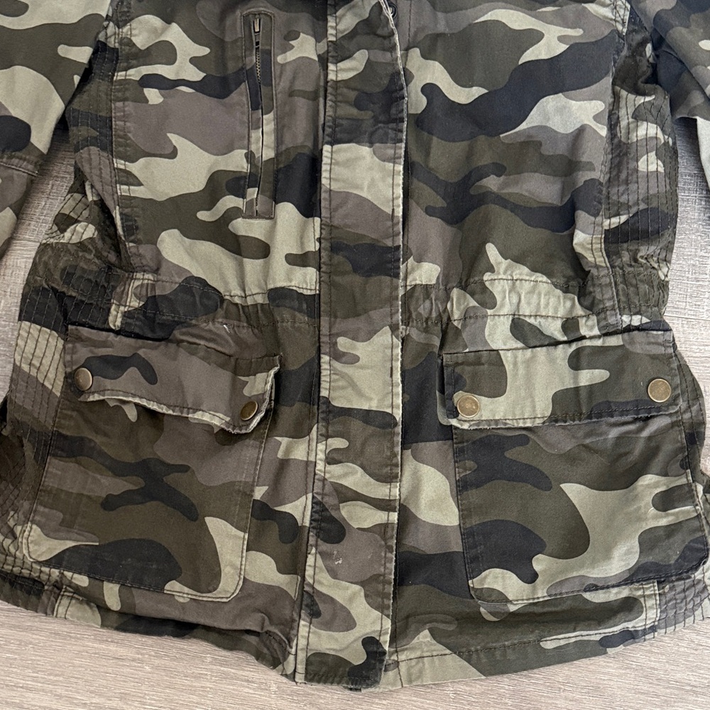Love Tree Women's Camo Utility Jacket - Green & Black - Picture 3 of 6